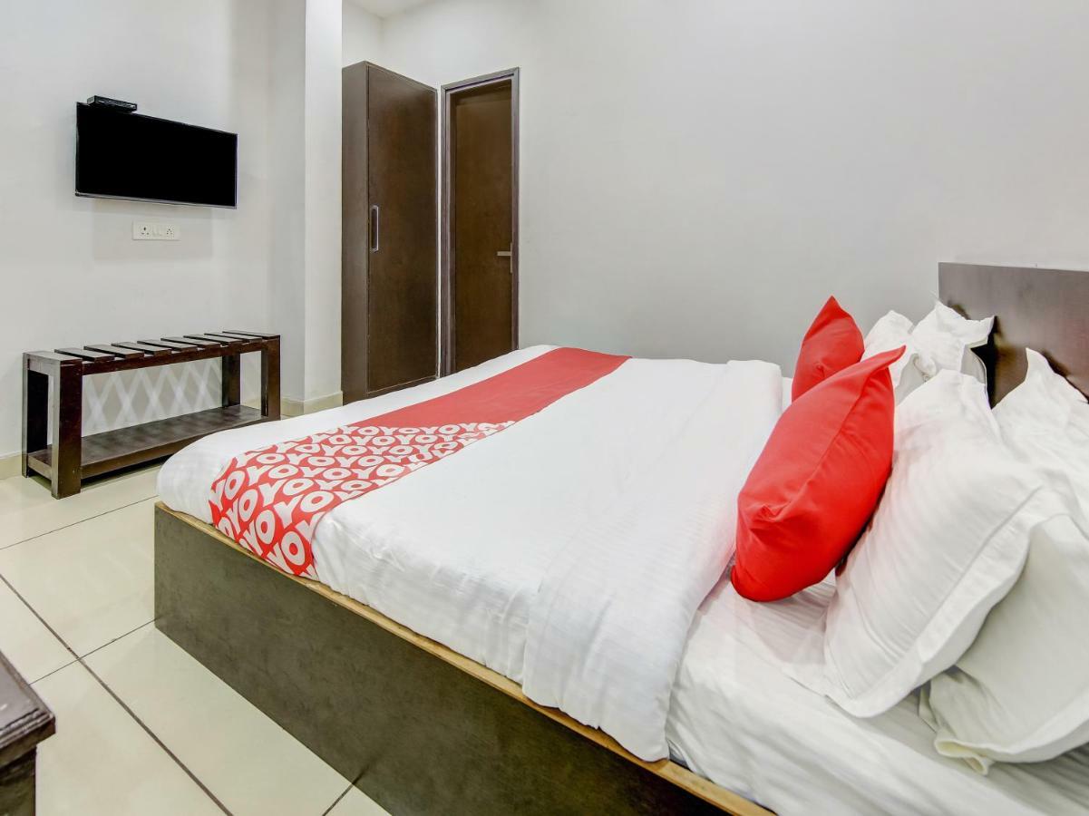 Oyo 27999 Hotel Deep Sirsa Bagian luar foto