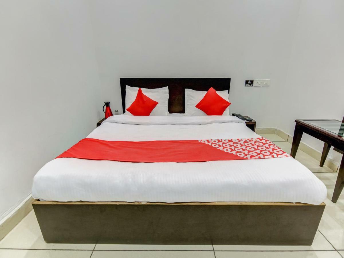 Oyo 27999 Hotel Deep Sirsa Bagian luar foto