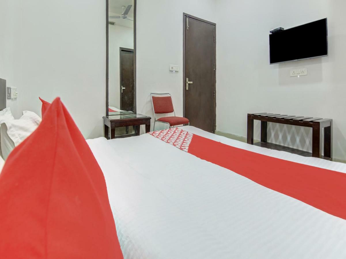 Oyo 27999 Hotel Deep Sirsa Bagian luar foto