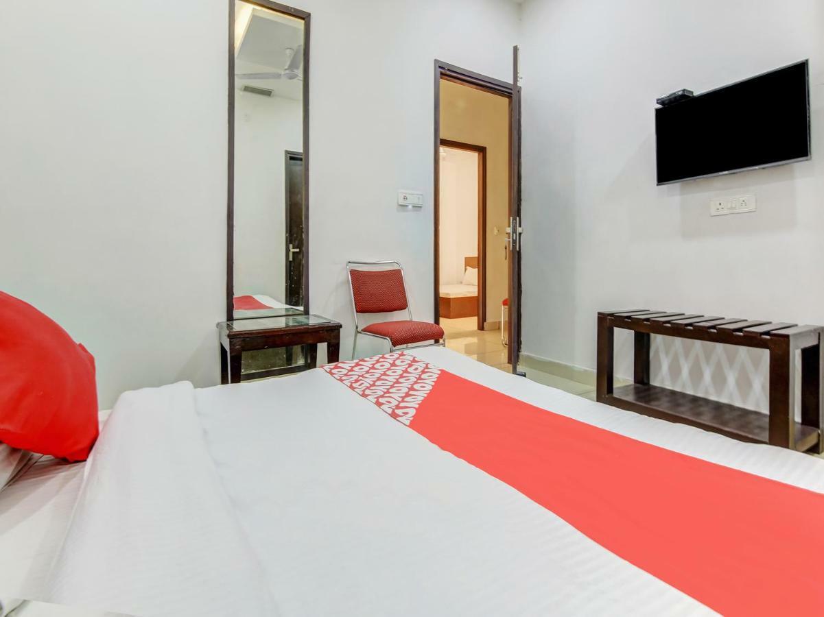Oyo 27999 Hotel Deep Sirsa Bagian luar foto