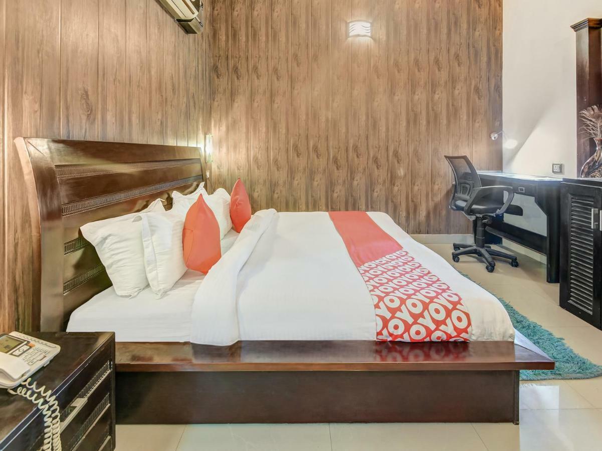 Oyo 27999 Hotel Deep Sirsa Bagian luar foto
