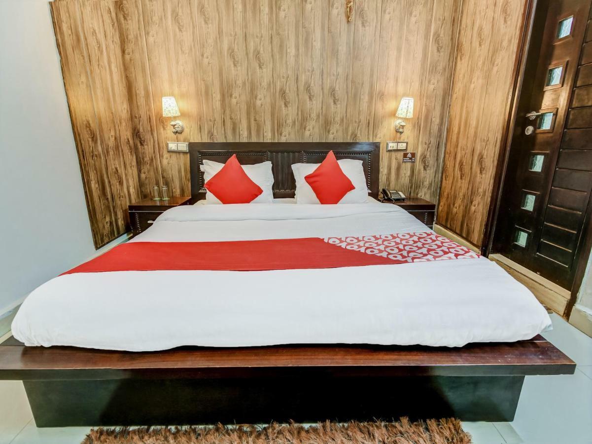 Oyo 27999 Hotel Deep Sirsa Bagian luar foto