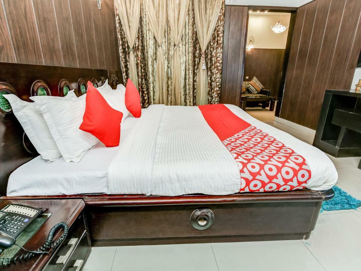 Oyo 27999 Hotel Deep Sirsa Bagian luar foto