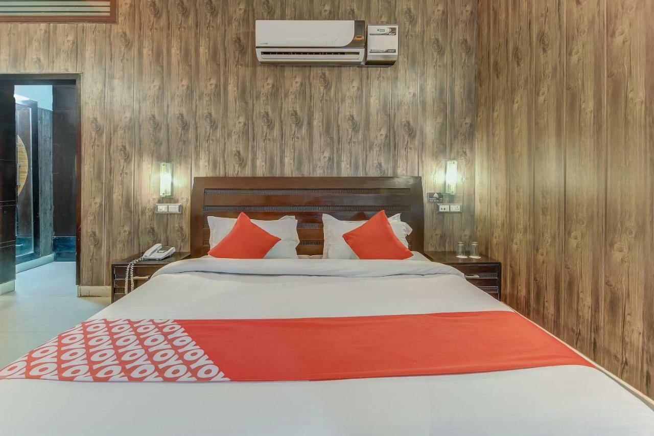 Oyo 27999 Hotel Deep Sirsa Bagian luar foto