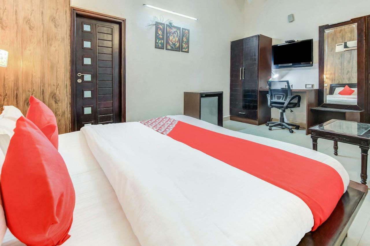 Oyo 27999 Hotel Deep Sirsa Bagian luar foto