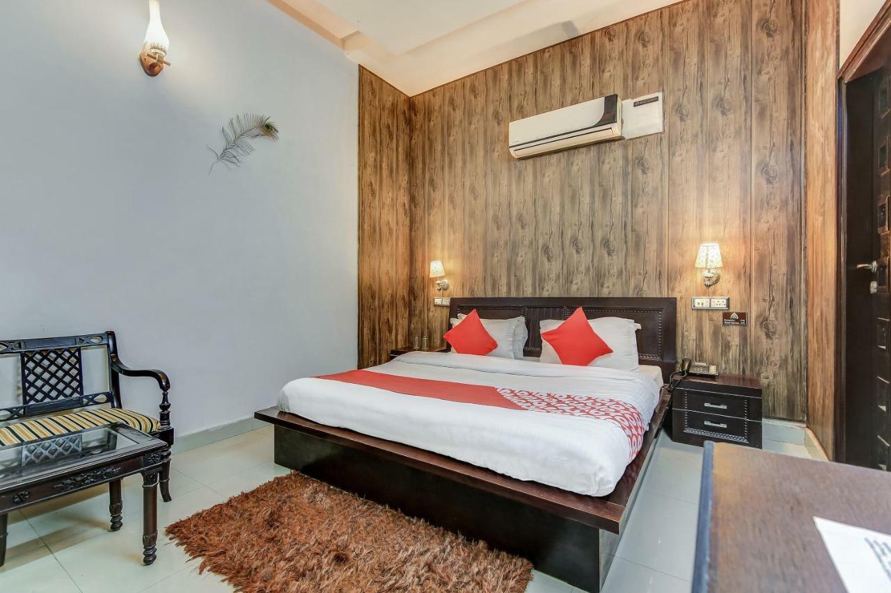 Oyo 27999 Hotel Deep Sirsa Bagian luar foto